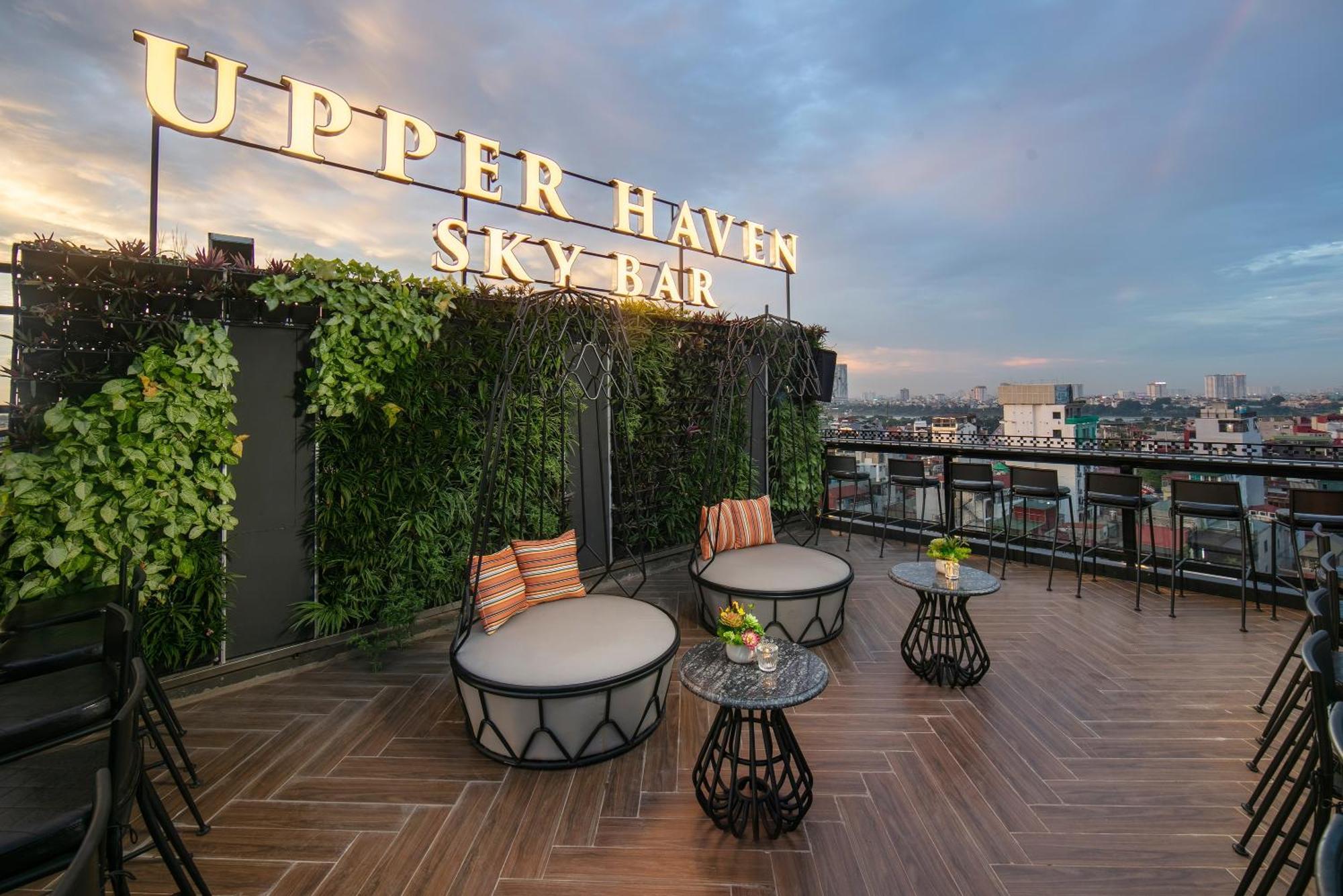 May De Ville Crown Hotel Hanoi Zewnętrze zdjęcie Upper Haven Sky Bar
