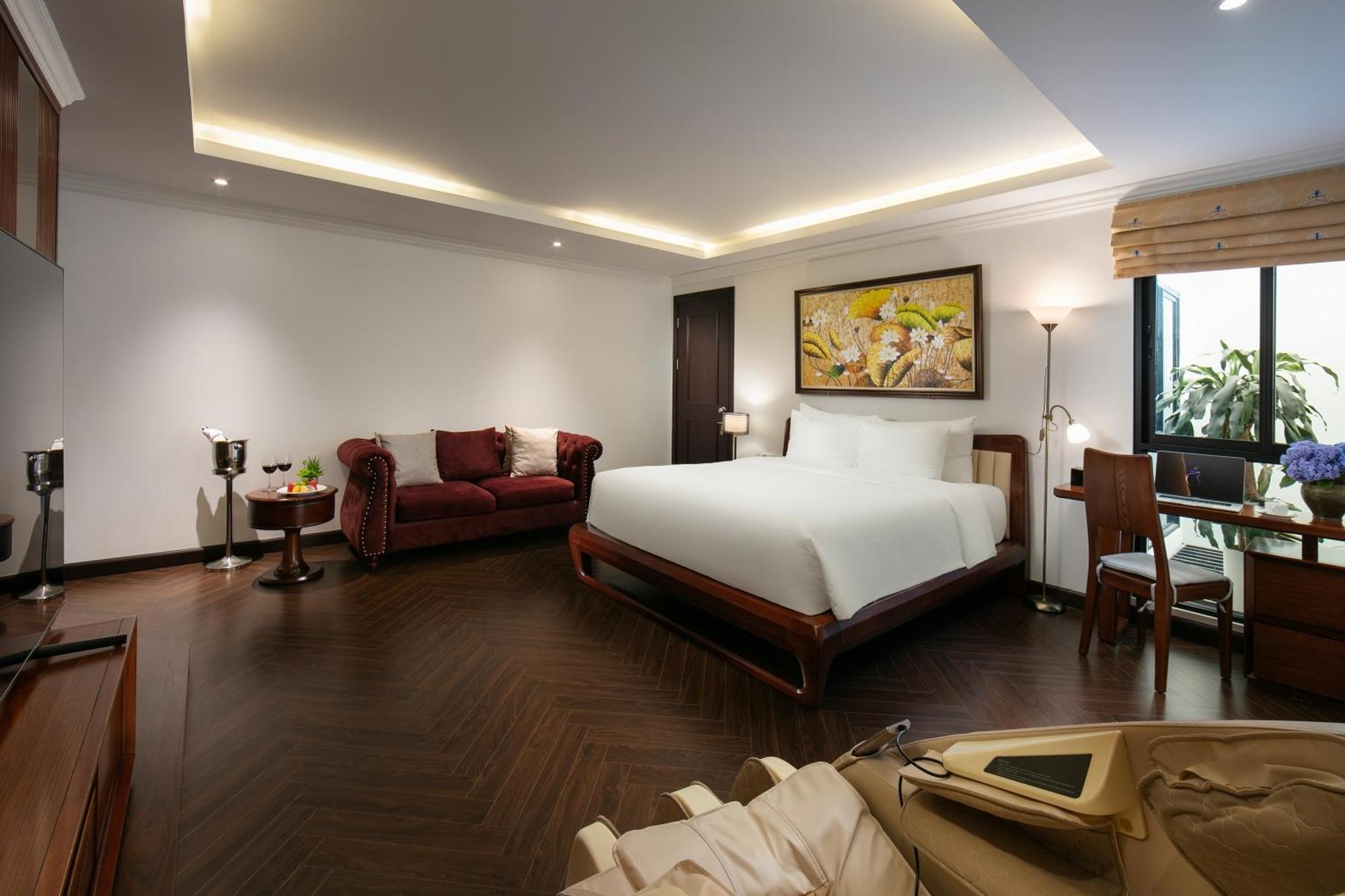 May De Ville Crown Hotel Hanoi Zewnętrze zdjęcie Deluxe Suite