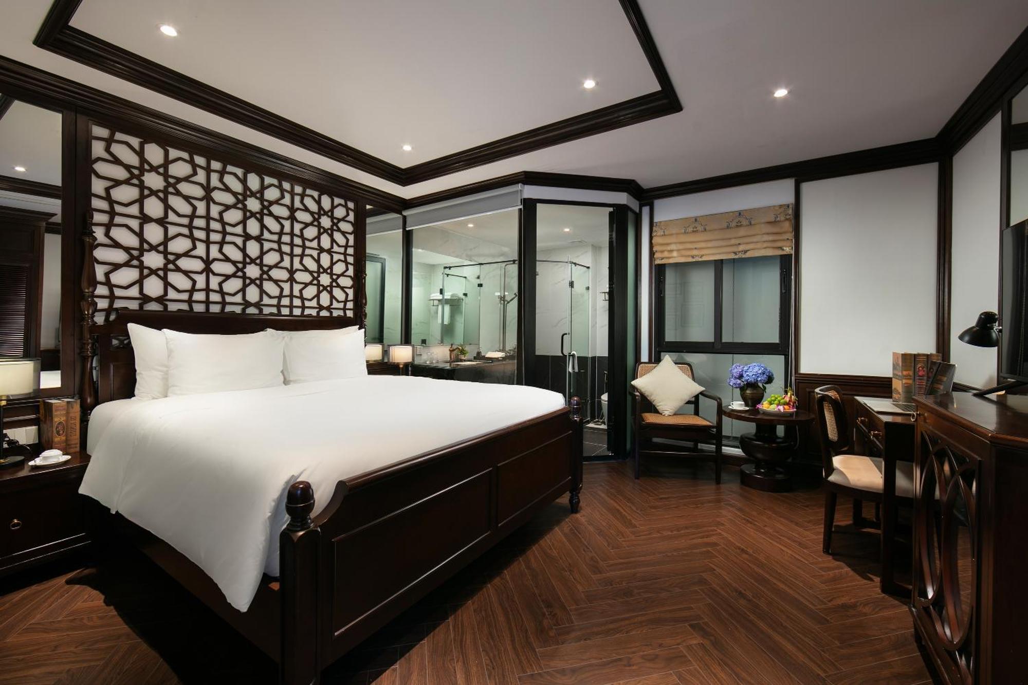 May De Ville Crown Hotel Hanoi Zewnętrze zdjęcie Deluxe Suite